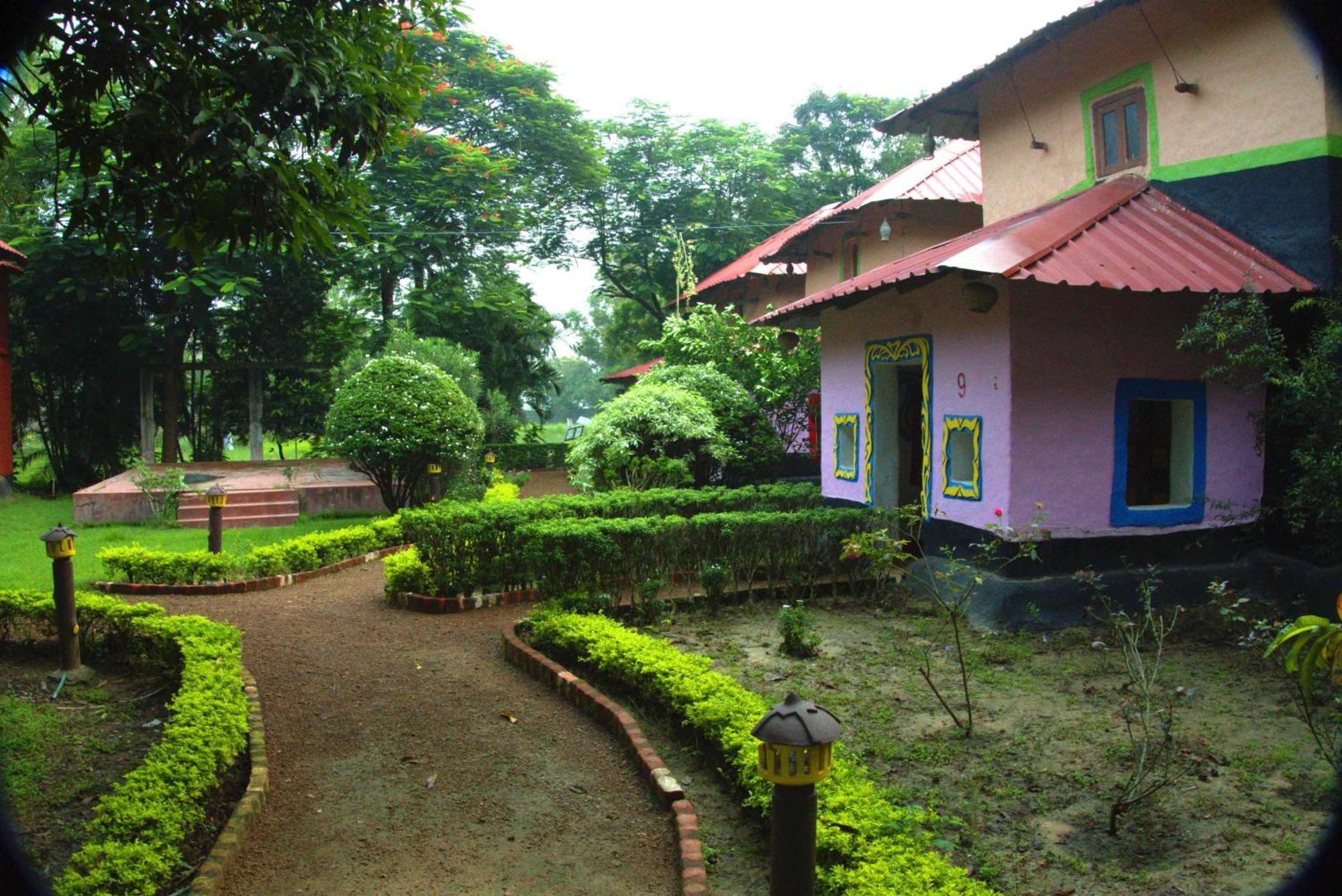 Hotel Raktokorobi Karu Gram Sri Niketan Exteriér fotografie