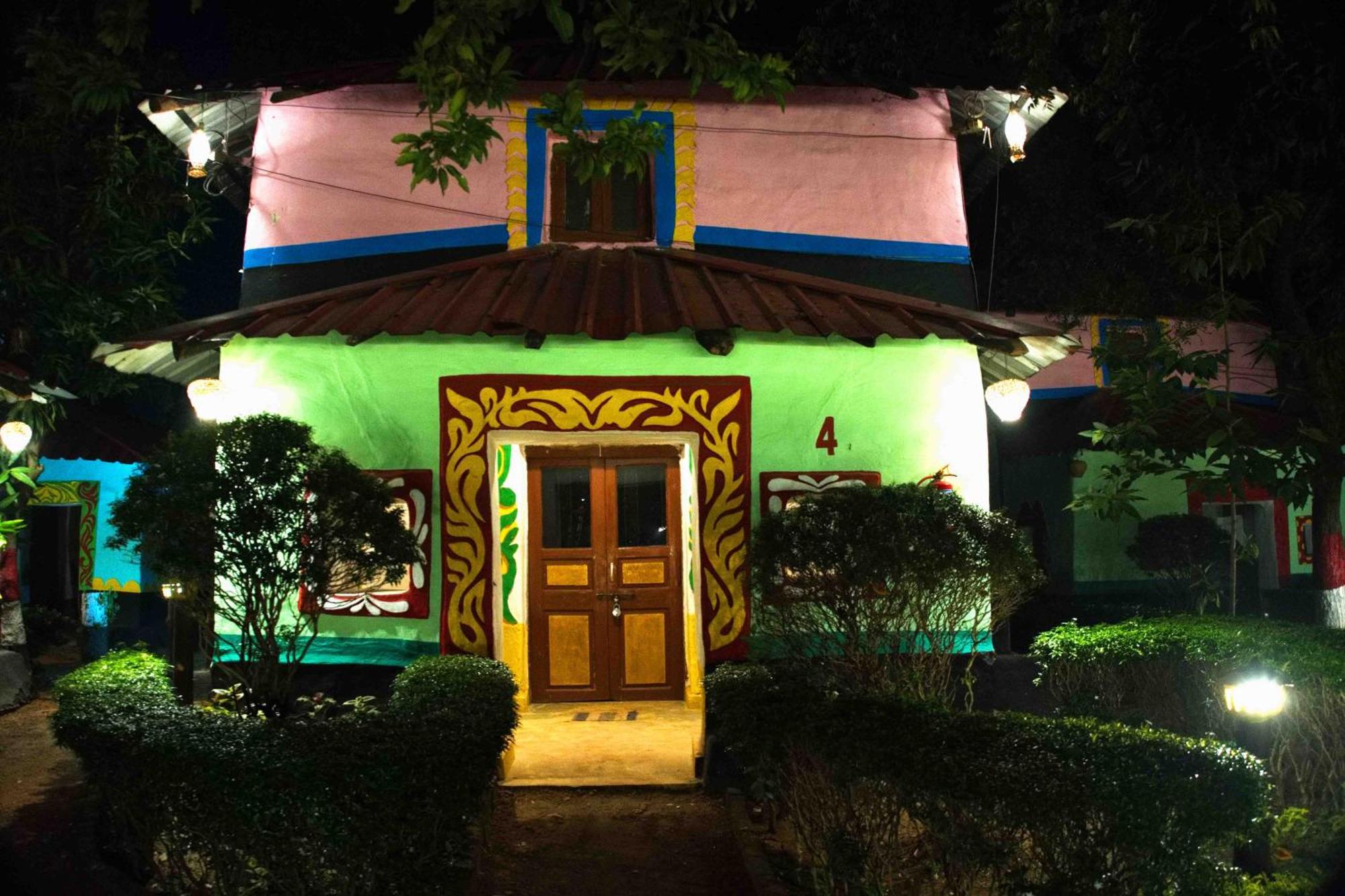 Hotel Raktokorobi Karu Gram Sri Niketan Exteriér fotografie