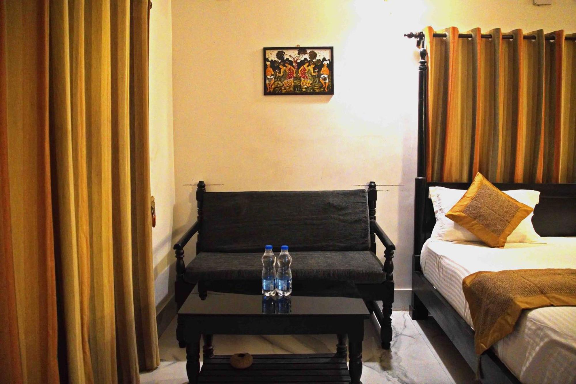 Hotel Raktokorobi Karu Gram Sri Niketan Exteriér fotografie